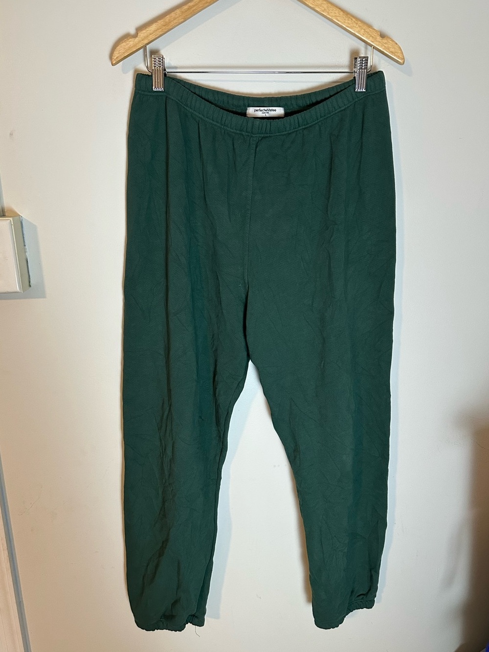 PerfectWhiteTee Fleetwood jogger sweatpants green large - Picture 2 of 4